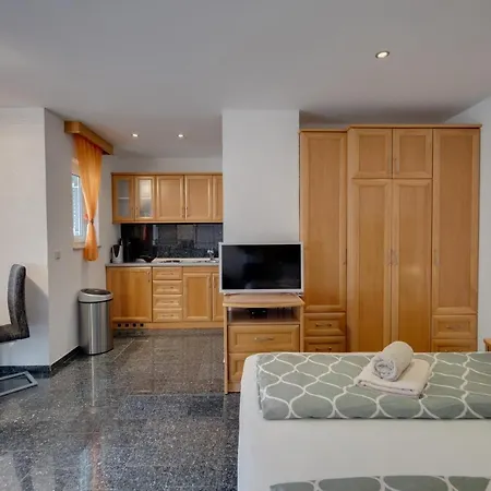 Fijala Pool-anlage Apartament