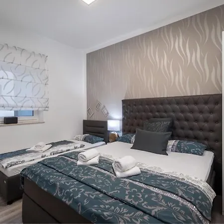 Apartman Fijala Pool-anlage *