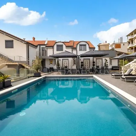 Fijala Pool-anlage Apartman *