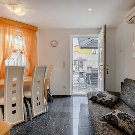 Apartman Fijala Pool-anlage