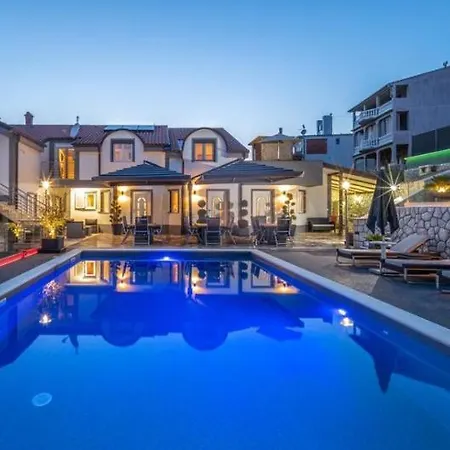 Apartman Fijala Pool-anlage