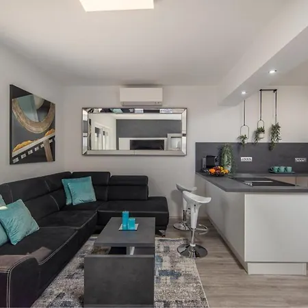 Apartman Fijala Pool-anlage