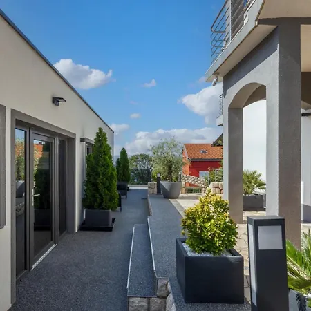 Apartment Fijala Pool-anlage *