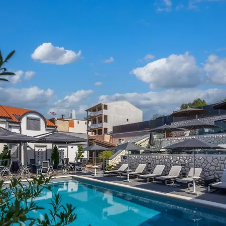 Apartman Fijala Pool-anlage *