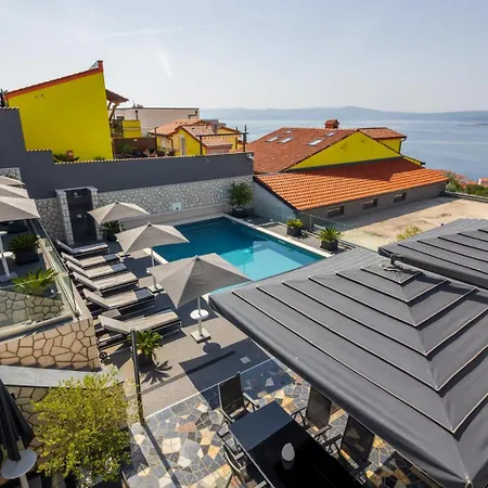 Apartment Fijala Pool-anlage