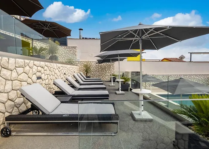 Apartman Fijala Pool-anlage