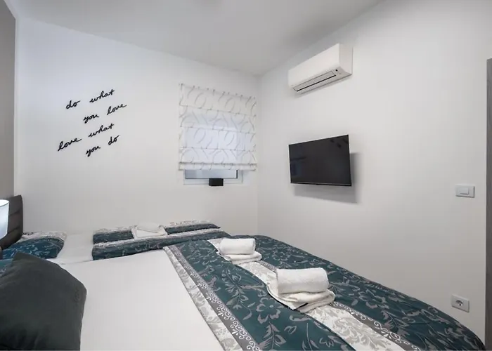 شقة Fijala Pool-anlage تْسْغيكفانِتْسا